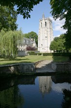 France, Haute Normandie, eure, le bec hellouin, abbaye du bec, tour, arbre,