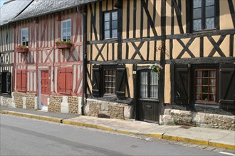 France, Haute Normandie, eure, le bec hellouin, maisons du village, colombages, pans de bois,