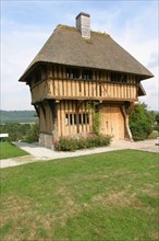 France, Haute Normandie, eure, saint sulpice de grimbouville, mairie et circuit de l'anguille, maison medievale, colombages, pans de bois, encorbellement, habitat traditionnel,