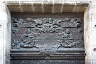 France, Haute Normandie, eure, bernay, portail de l'abbatiale, motif, bois sculpte, imposte,