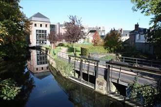 France, Haute Normandie, eure, bernay, mediatheque, batiment, reflet, pont,