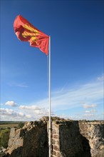France, Haute Normandie, eure, verneuil sur avre, au sommet de la tour grise, drapeau normand,