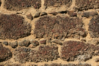 France, Haute Normandie, eure, verneuil sur avre, detail de la pierre de grison, materiau traditionnel,