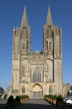 France, Basse Normandie, Manche, coutances, place de la cathedrale facade, tours, art gothique,
