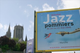 France, Basse Normandie, Manche, Cotentin, coutances, festival jazz sous les pommiers, mai 2006, affichage, cathedrale au fond,