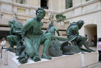 France, Paris 1er, musee du louvre, cour puget, groupe de sculpture, les nations soumises, cour puget,