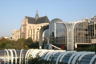 France, Paris 1e, les halles, forum des halles, eglise saint eustache et jardins,