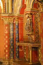 France, Paris 1e, enceinte du palais de justice, la sainte chapelle, monument historique, art gothique, 
chapelle basse, fleur de lys, colonnes,