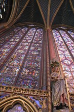 France, Paris 1e, enceinte du palais de justice, la sainte chapelle, monument historique, art gothique, 
chapelle haute, vitraux,