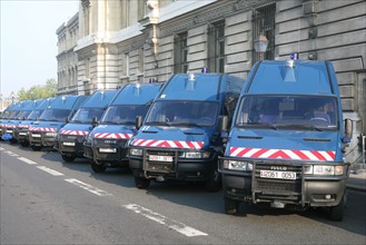 France, Paris 1e, ile de la cite, quai des orfevres, police, vehicule de gendarmerie pres du palais de justice,
