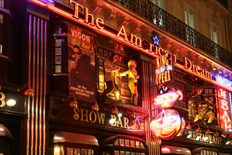 France, Paris 2e, pub resto king opera, the american dream , rue daunou, neons,