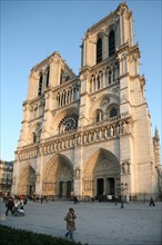 France, Paris 4e, ile de la cite, cathedrale Notre-Dame de Paris, art gothique et neo gothique, parvis,