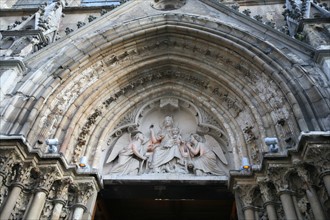 France, Paris 5e, eglise saint severin, detail portail, sculptures, tympan,