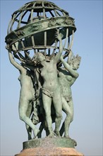 France, Paris 6e, avenue de l'observatoire, fontaine Carpeaux, les quatre parties du monde, chevaux de Fremier et globe de Legrain (1867)