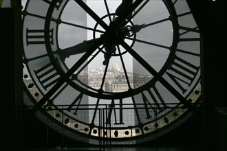 France, Paris 7e - musee d'Orsay - quai Anatole france, vue sur le sacre coeur, horloge,