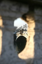 France, Paris 8e/7e arrondissement, Seine, pont Alexandre III, balustrade, cours de la reine,