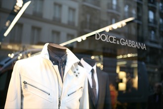 France, Paris 8e, boutique de luxe, rue du faubourg saint honore, mode, dolce et gabbana,