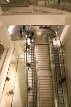 France, Paris 13, station de metro olympiades, ligne 14 ouverte en 2007, couloirs et escalators, RATP,