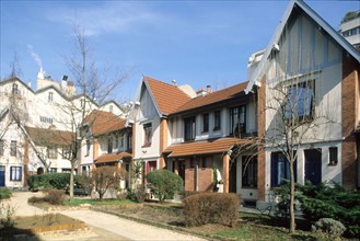 France, Paris 13e, la petite alsace - rue daviel, maisons, pavillons, pans de bois,