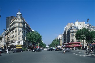 France, Paris 14e, boulevard du Montparnasse, carrefour boulevard raspail, immeubles, circulation automobile