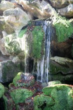 France, Paris 14e, parc Montsouris, jardin, alphand, cascade artificielle, eau,