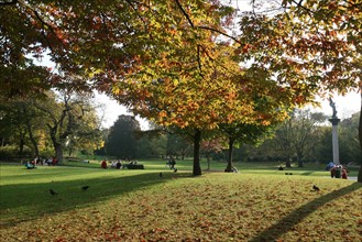 France, Paris 14e, parc Montsouris, jardin, alphand, pelouse, arbres, automne,