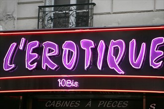 France, Paris 14e, Montparnasse, rue de la gaite, theatre erotique, peep show, sex shop,