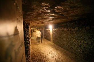 France, Paris 14e, les catacombes, entree place Denfert Rochereau, souterrain, galeries, ossements,