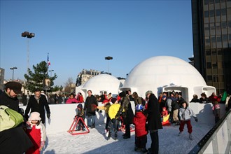France, Paris 14e, patinoire au pied de la Tour Montparnasse, chaque hiver,