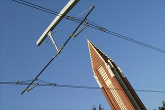 France, Paris 15e, eglise saint antoine de padoue, 52 boulevard lefebvre, lignes electrique du tramway des marechaux,