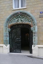 Immeuble 2 rue Eugène-Manuel à Paris