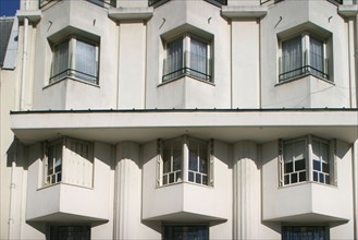 France, Paris 16e, immeuble du 24 rue Jasmin, architecte, pol abraham, balcons geometriques, art deco,
