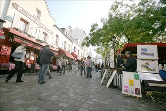 France, Paris 18e, butte Montmartre, place du tertre, dessinateurs et peintres, touristes,