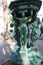 France, Paris 18e, butte Montmartre, place Emile goudeau, fontaine wallace, eau,