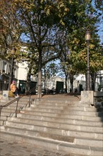 France, Paris 18e, butte Montmartre, place Emile goudeau, escaliers, lampadaire,