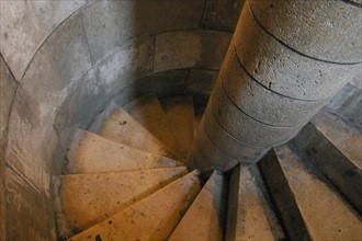 France, Paris 18e, butte Montmartre, basilique du sacre coeur, escaliers montant au dome