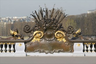 France, Paris 7/8e pont Alexandre III, tablier central, bronze, les nymphes de la Seine,