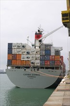 France: Normandie, Seine Maritime, le havre, port de commerce, porte conteneurs, containers, cargo, navire, bateau, marine marchande, commerce international, mondialisation,