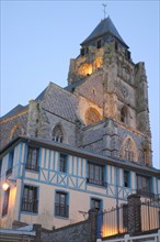 France, Haute Normandie, cote d'albatre, Le Treport, tombee de la nuit, eglise Saint Jacques de l'hotel de calais,
