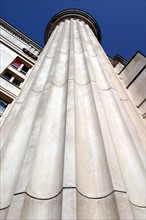 France, Paris 14e, Montparnasse, place de catalogne, architecte riccardo bofill, detail fut de colonne,