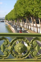 France, Paris 16e, pont mirabeau, detail, voie express georges pompidou, circulation automoble, arres, voirie,