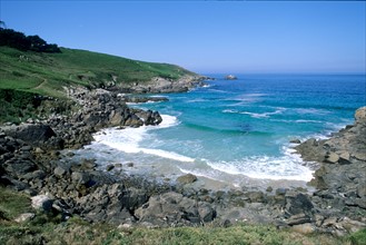 France, Bretagne, Finistere sud, Cap Sizun, pointe du millier, plage, anse, vagues, rochers,