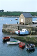 France, Bretagne, Finistere nord, cotes des abers, 
portsall, port, petits bateaux de peche,