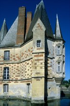 France, Basse Normandie, orne, chateau d'O, mortree, renaissance, tour en encorbellement, douves,