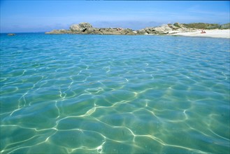 France, Bretagne, Finistere sud, Cornouaille, pointe de trevignon, plage, reflets dans l'eau turquoise, plage isolee,