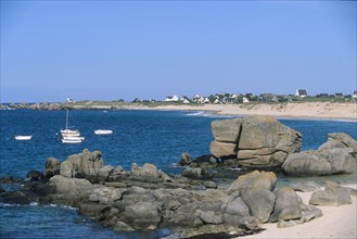 France, Bretagne, Finistere nord, cotes des abers, Kerlouan Meneham, plage, rochers, sable blanc,