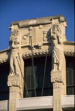 France, Haute Normandie, Seine Maritime, Rouen, gare sncf, Rouen rive droite, facade, sncf, architecture, beton, sculpture,