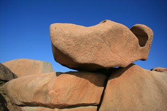 France, Bretagne, Cotes d'Armor, cote de granit rose, rochers aux formes evocatrices, ploumanach,