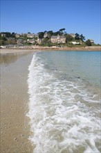 France, Bretagne, Cotes d'Armor, cote de granit rose, perros guirec, plage de trestraou, vague, grande maison, villa, hotel