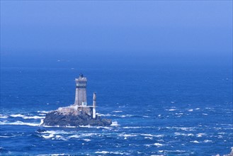 France, Bretagne, Finistere sud, Cap Sizun, pointe du raz, phare de la vieille, courant raz de sein